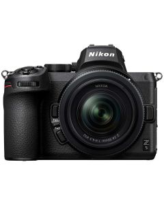 Nikon Z 5 + Z 24-50/4-6.3 -systemkamera