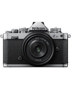 Nikon Z fc + Z 28/2.8 SE -systemkamera