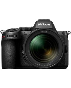 Nikon Z5 II + Z 24-70/4 S -systemkamera