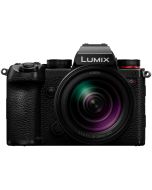 Panasonic Lumix S5D + S 28-200/4-7.1 Macro OIS -systemkamera