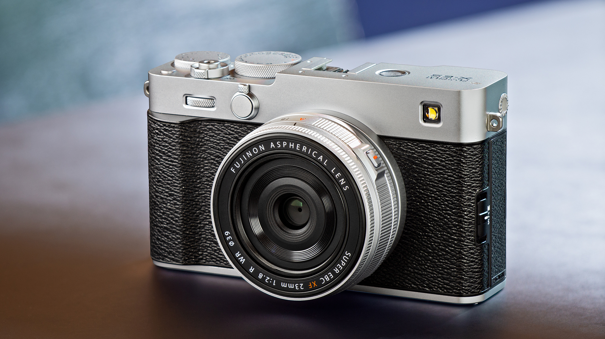 Fujifilm X-E5 under lupp